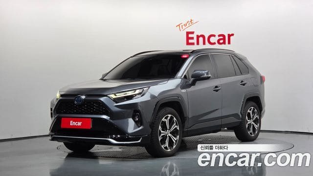 Toyota RAV4 — фото 1