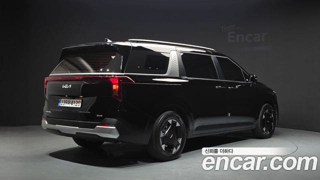 Kia Carnival — фото 1