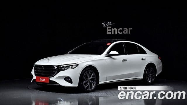 Mercedes-Benz E-Class — фото 1