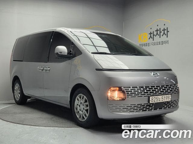 Hyundai Staria — фото 1