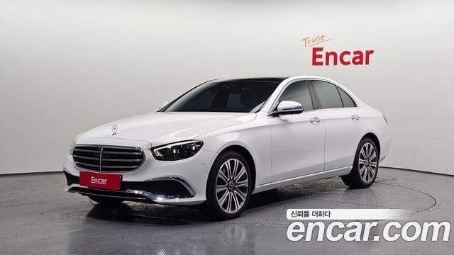 Mercedes-Benz E-Class — фото 1