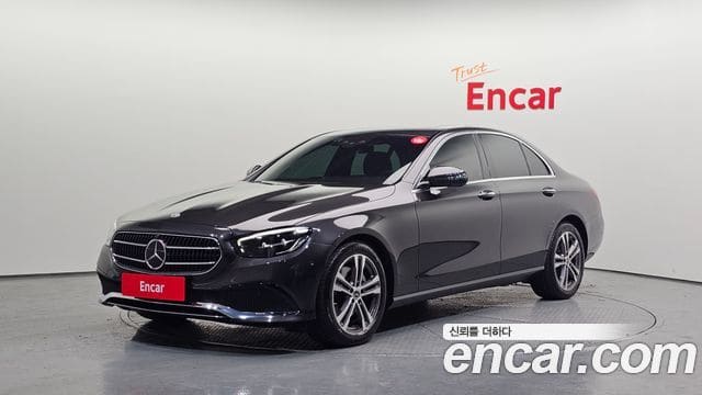 Mercedes-Benz E-Class — фото 1