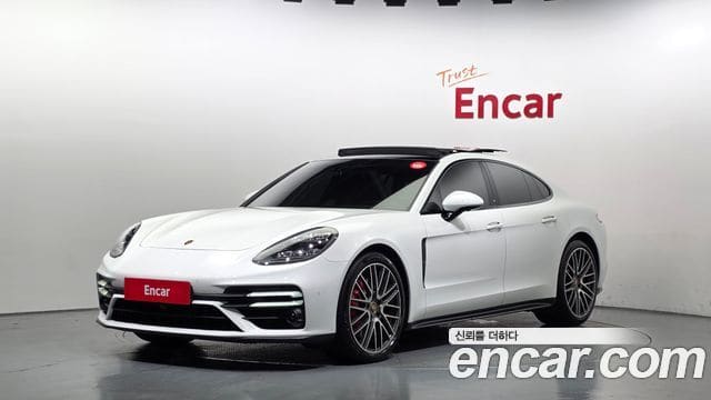 Porsche Panamera — фото 1