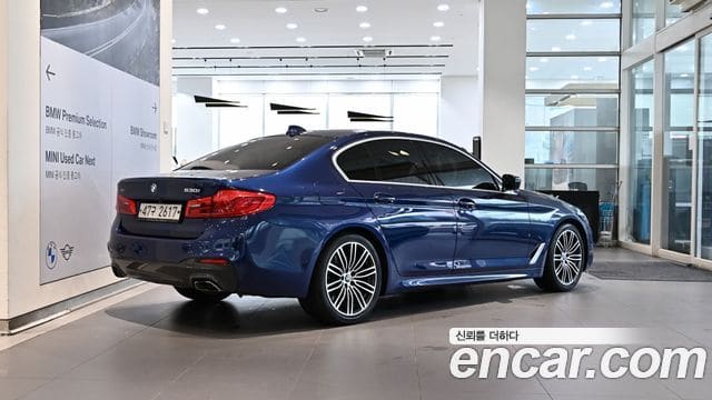 BMW 5 Series — фото 1