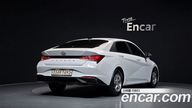 Hyundai Avante — фото 1