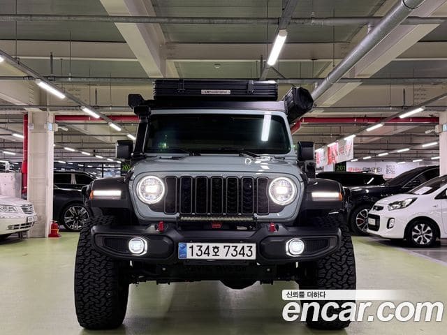 Jeep Wrangler — фото 1
