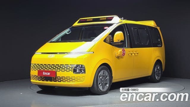 Hyundai Staria — фото 1