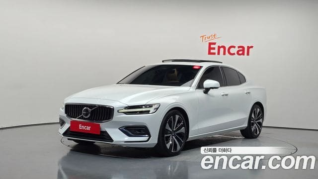 Volvo S60 — фото 1