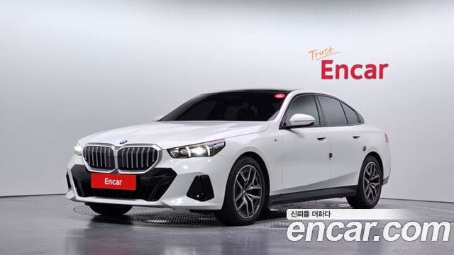 BMW 5 Series — фото 1