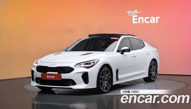 Kia Stinger — фото 1