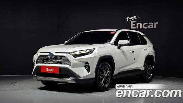 Toyota RAV4 — фото 1