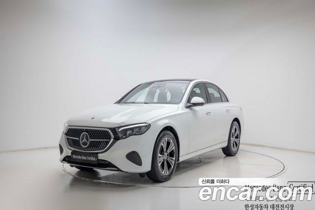 Mercedes-Benz E-Class — фото 1