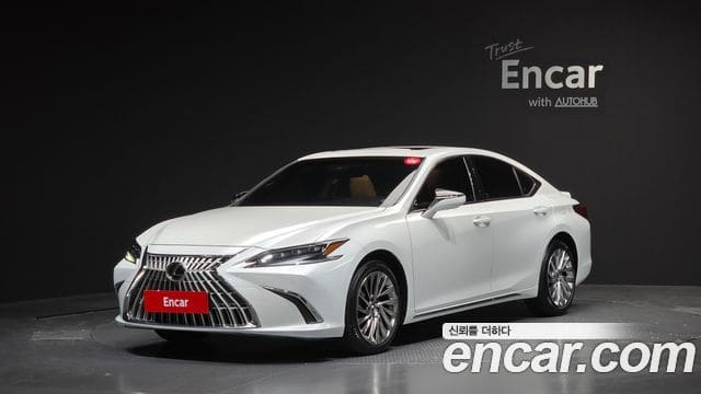 Lexus ES300h — фото 1