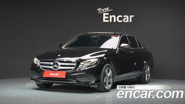Mercedes-Benz E-Class — фото 1