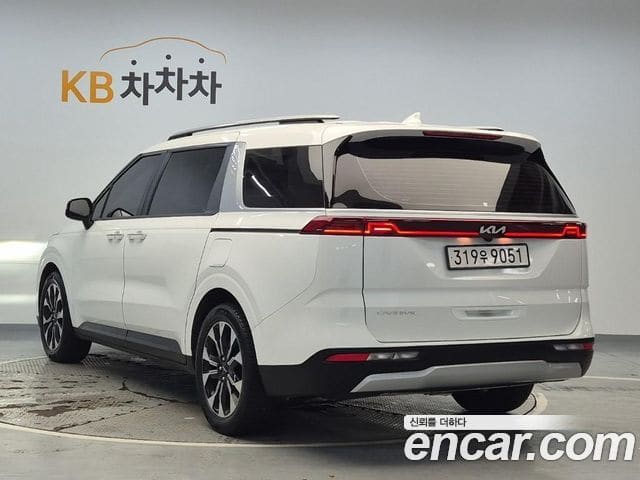 Kia Carnival — фото 1