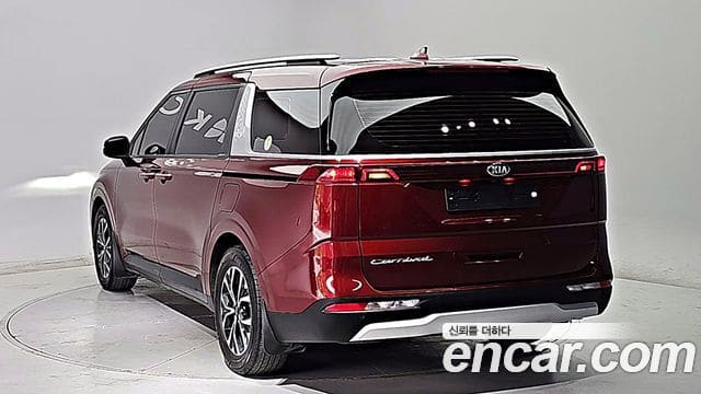 Kia Carnival — фото 1
