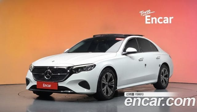 Mercedes-Benz E-Class — фото 1