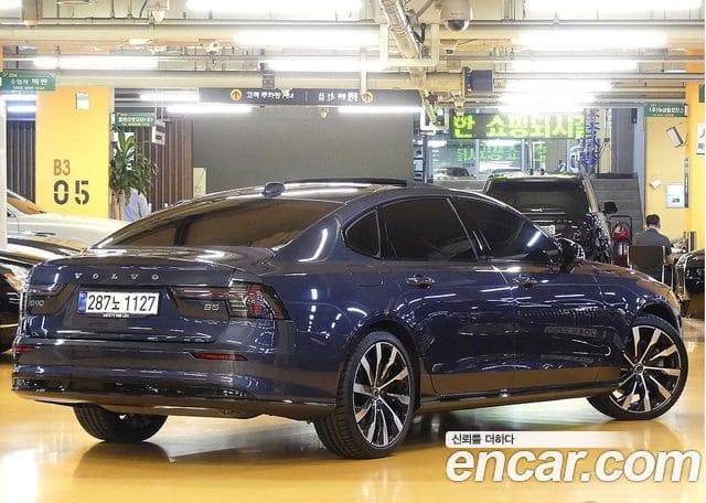 Volvo S90 — фото 1