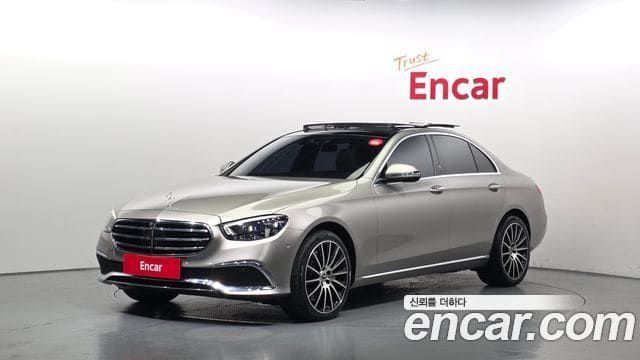 Mercedes-Benz E-Class — фото 1