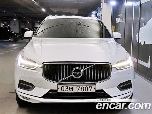 Volvo XC60 — фото 1