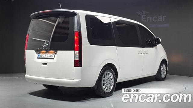 Hyundai Staria — фото 1