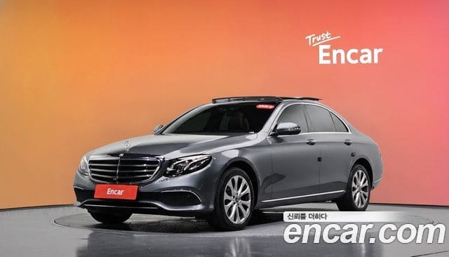 Mercedes-Benz E-Class — фото 1