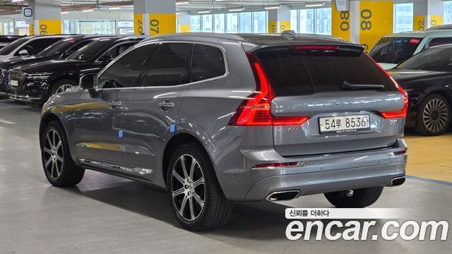 Volvo XC60 — фото 1