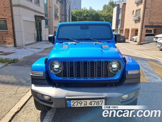 Jeep Wrangler — фото 1