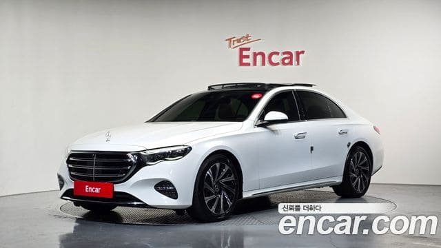 Mercedes-Benz E-Class — фото 1