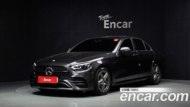 Mercedes-Benz E-Class — фото 1