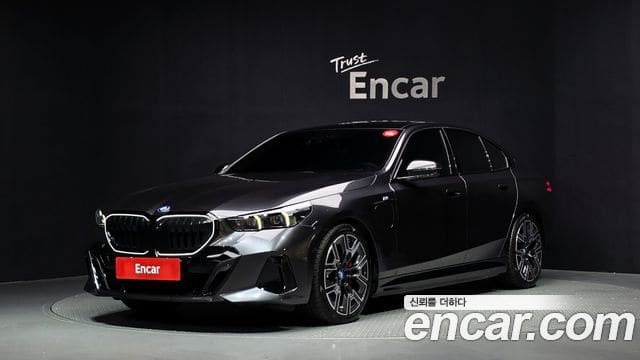 BMW 5 Series — фото 1