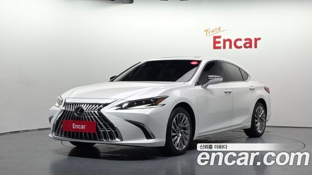 Lexus ES300h — фото 1