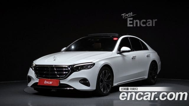 Mercedes-Benz E-Class — фото 1