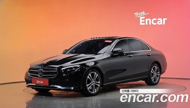Mercedes-Benz E-Class — фото 1