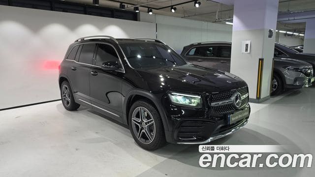 Mercedes-Benz GLB-Class — фото 1