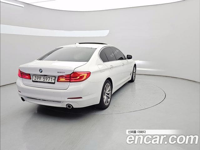BMW 5 Series — фото 1
