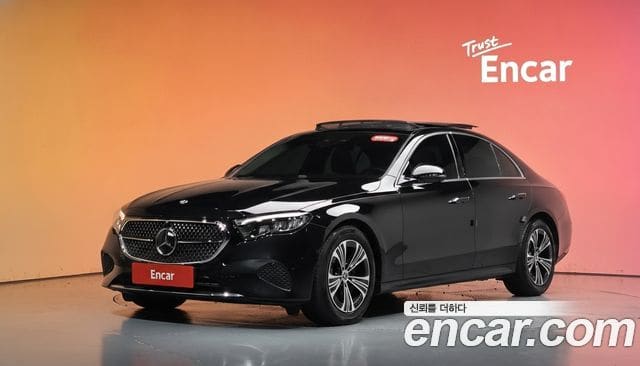 Mercedes-Benz E-Class — фото 1