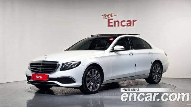 Mercedes-Benz E-Class — фото 1