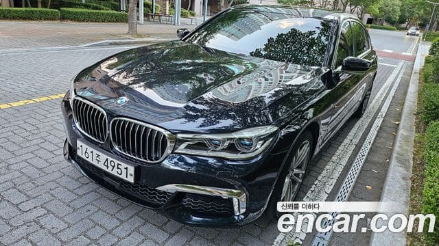 BMW 7 Series — фото 1