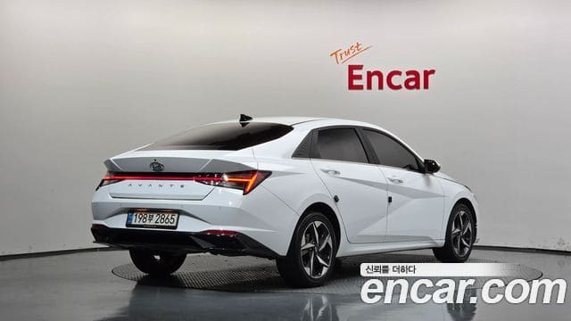 Hyundai Avante — фото 1