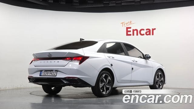 Hyundai Avante — фото 1