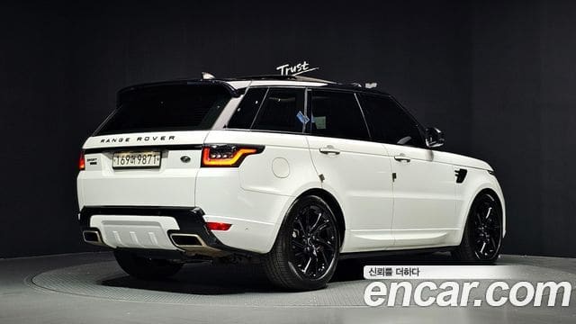 Land Rover Range Rover Sport — фото 1