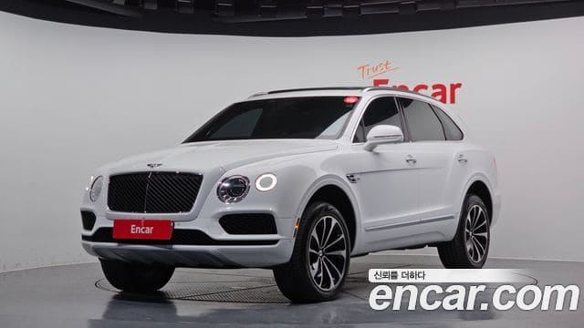 Bentley Bentayga — фото 1
