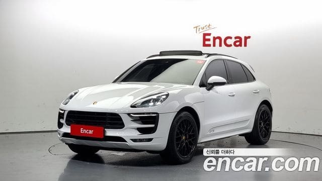 Porsche Macan — фото 1