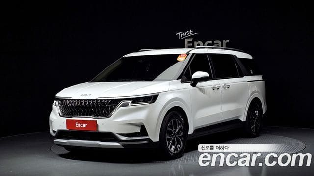 Kia Carnival — фото 1