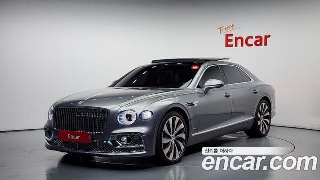 Bentley Flying Spur — фото 1