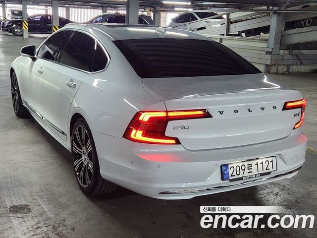 Volvo S90 — фото 1