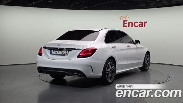 Mercedes-Benz C-Class — фото 1
