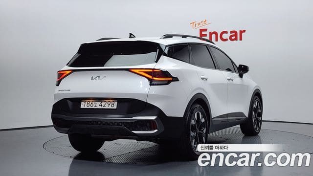 Kia Sportage — фото 1
