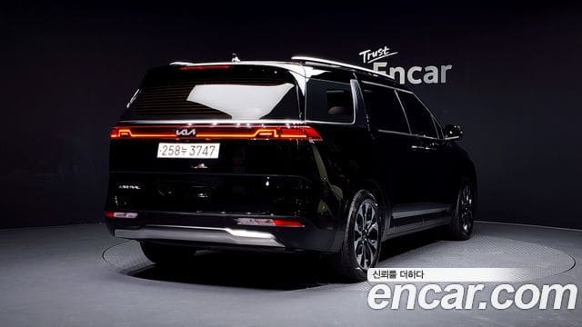 Kia Carnival — фото 1